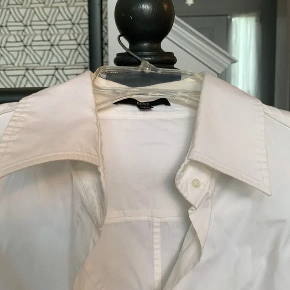 BOSS SESY, CUTE, BEAUTIFUL, FLATTERING BLOSE - Picture 3 of 16